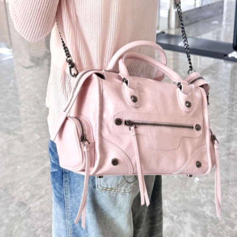 

Многослойная мотоциклетная сумка на молнии в стиле Y2K, ретро-дизайн, большая вместимость, сумка-боулинг через плечо, стильная сумка с заклепками