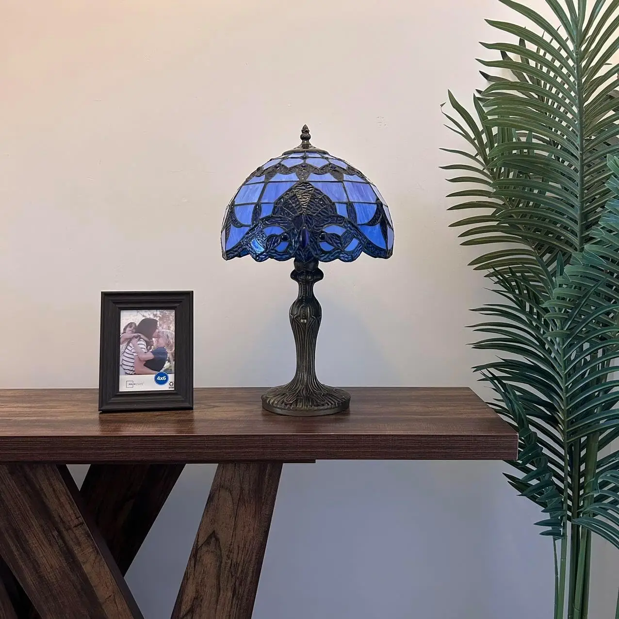 مصباح طاولة باروكي LED من الزجاج الملون باللون الأزرق مع مقاس 12 × 12 × 19 لغرفة المعيشة وغرفة النوم والاستخدام بجانب السرير