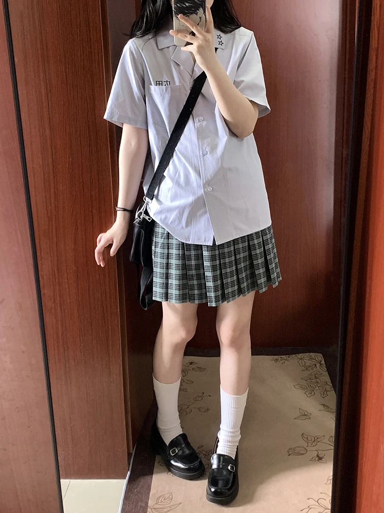 

Женская свободная рубашка с кубинским воротником и коротким рукавом, с принтом «Звезда, держащая Луну», оригинальный дизайн, в стиле колледж, топ в стиле чи́рборд.