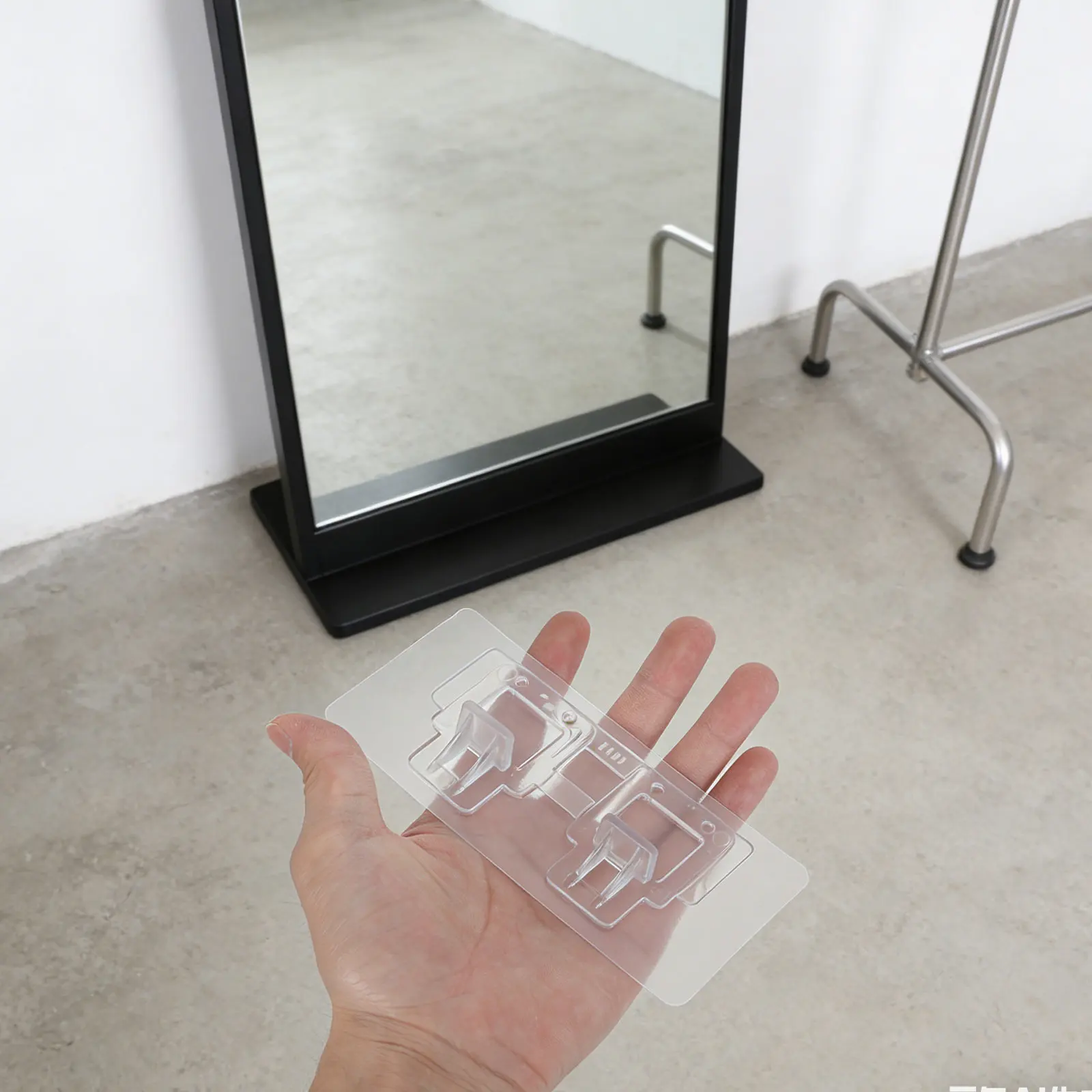 Universal Floor Mirror Fixing Bracket Heavy Duty Steel Frame Adjustable Height and Angle for Large Standing Mirrors 140x190cm