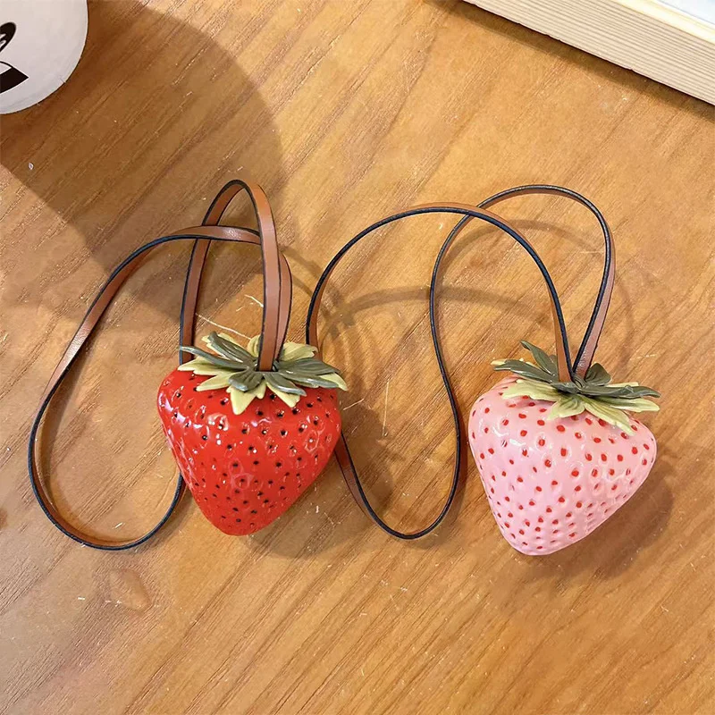 Simulation Resin Strawberry Bag Pendant Fashionable Fruit Pendant Couple Bag Hanging Bag Parts Accessories Gift