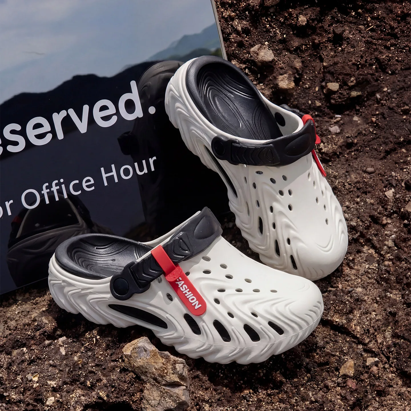 Cave shoes for men in summer with a sense of stepping on poop hollowed out beach, anti slip cooldown men's outer wear thick sole