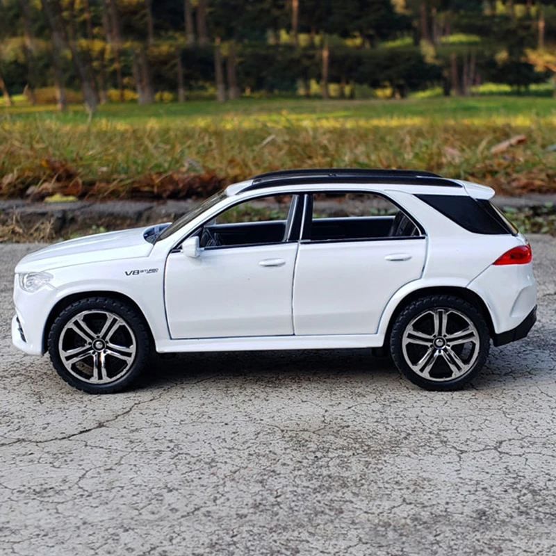 

1:32 литая модель автомобиля из сплава, миниатюрный Benz GLE 63S, металлический автомобиль, внедорожник, имитация звука светильник, детские рождественские подарки, коллекция