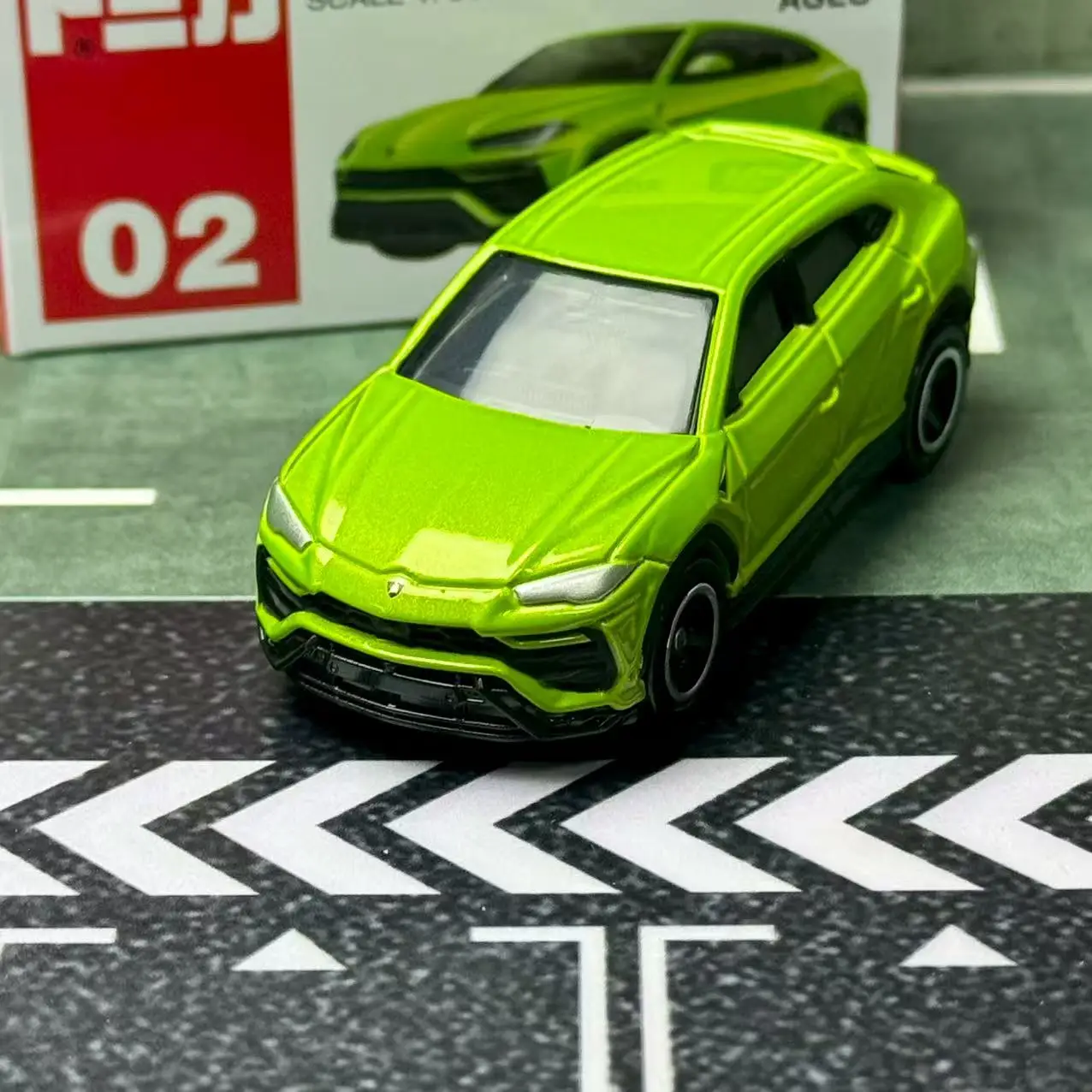 รถของเล่นโมเดลโลหะผสม ทาการะ โทมี่ โทมิก้า หมายเลข 2 แลมโบกินี ยูริส รุ่นหล่อขึ้นรูป ขนาด 1:64 ของเล่นสะสมยอดนิยมสำหรับเด็ก