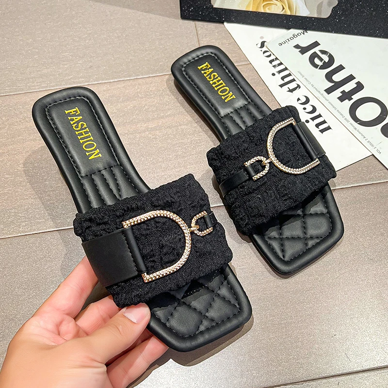 

New Summer Women's Slippers Korean Style Outer Wear One-piece Beach Shoes Sandals Women's Flat Bottom Slippers