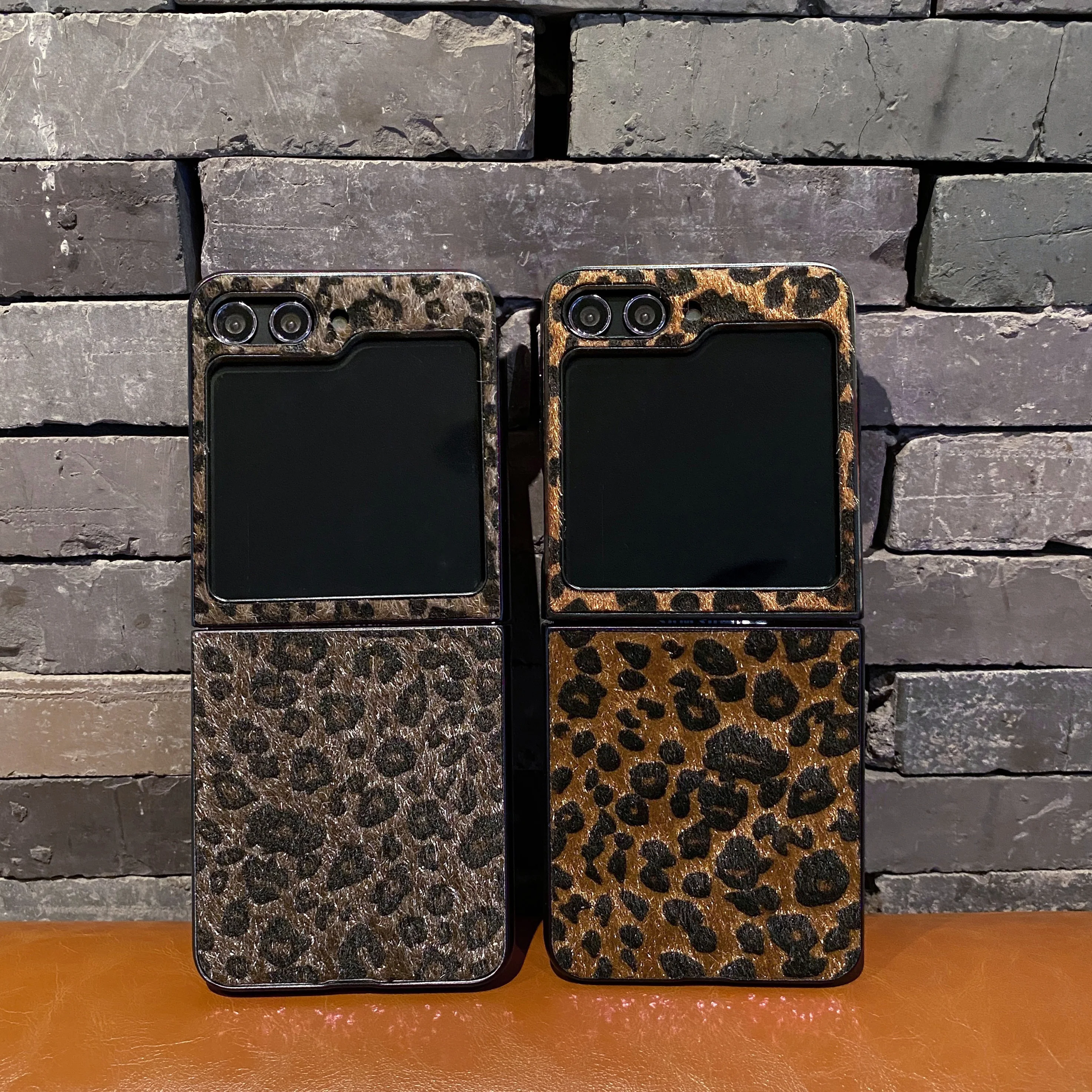 Luxury Leopard Print Plush Textured Phone Case for Samsung Galaxy Z Flip 7 6 5 4 3 5G Flip7FE Ultra Thin Hard Shockproof Cover