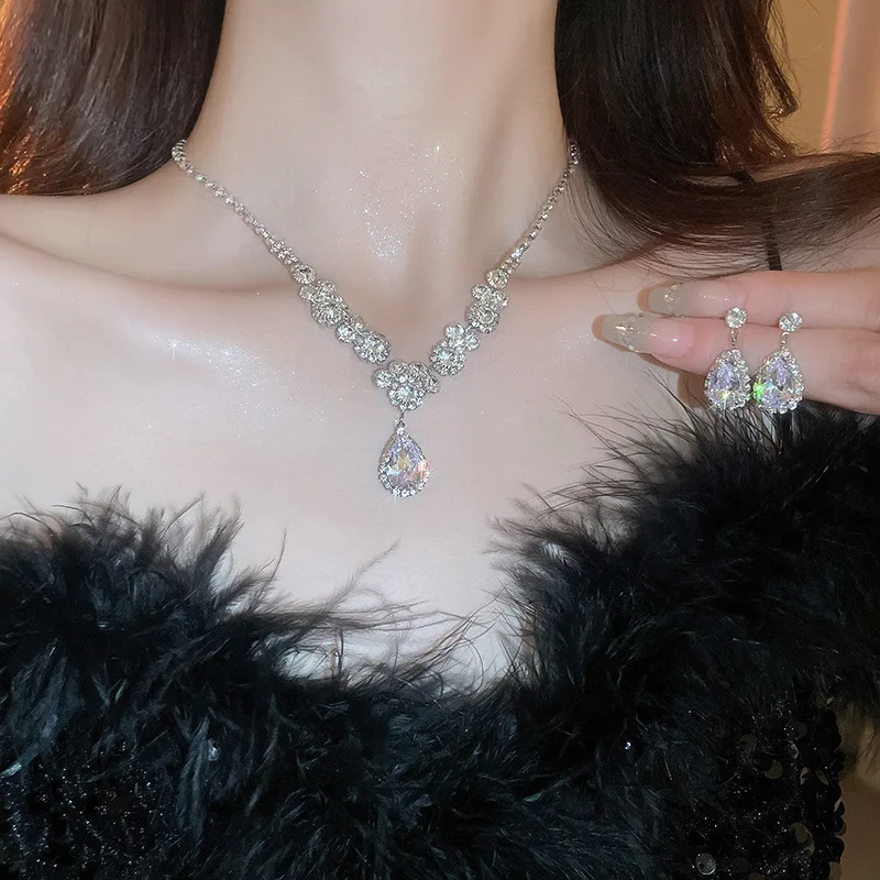 Shiny Crystal Necklace Earrings Women's Fashion Big Water Droplet Rhinestone Necklaces Wedding Evening Dress Jewelry Set image 4