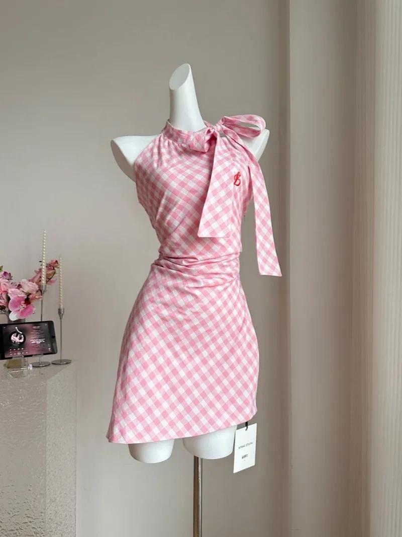 

2024 Summer Hanging Neck Off Shoulder Pink Plaid Sleeveless Dress with Irregular Bow Design Short Dresses Female Clothing