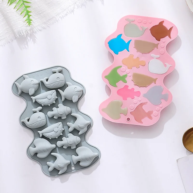 12 Hole Marine Fish Silicone Chocolate Mold Mix Animal Candy Biscuit Jelly Ice Cube Mould Cake Decor Soap Candle Baking Set Gift