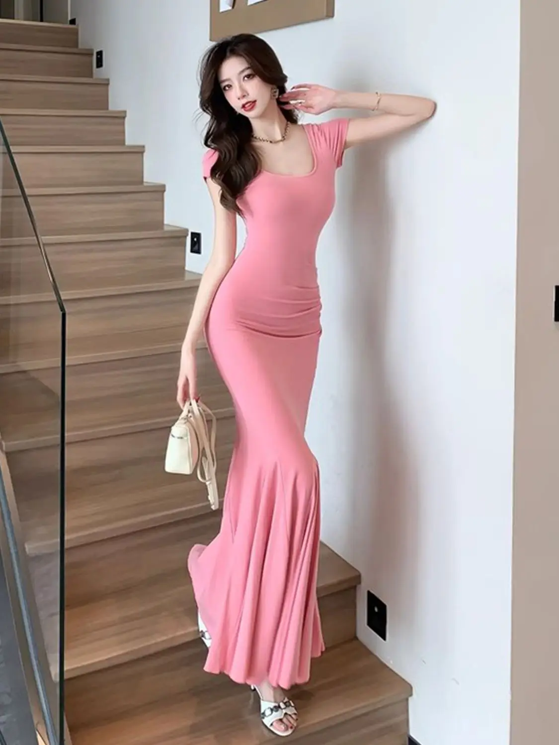 Pink Hepburn Style New Summer Dress with a Tight Fitting Waist Style and a Buttocks Wrapped Skirt. Short Stature