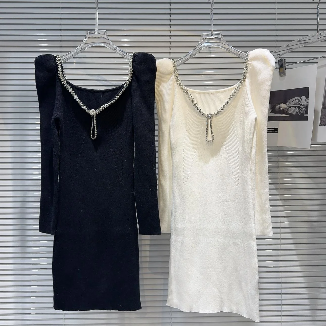   겨울 니트 여성용 롱 스웨이드 다이아몬드 칼라 버블 숄더 하이웨이스트 A라인 드레스 파티 및 이브닝용