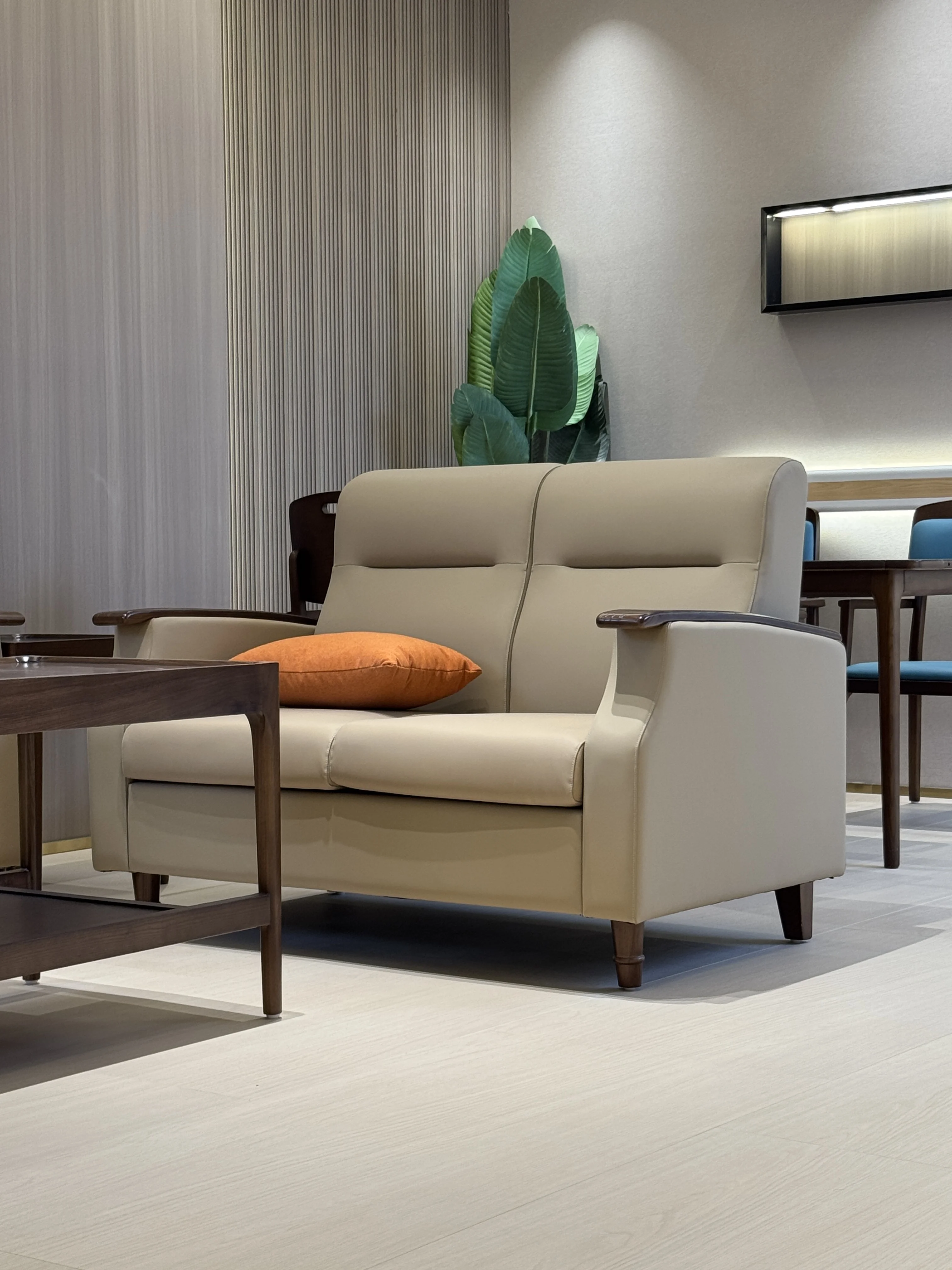& High Class Comfort PU Cover Solid Wood Frame Hospital Waiting Area Furniture Reception 2 Seater Modern Leisure Sofa