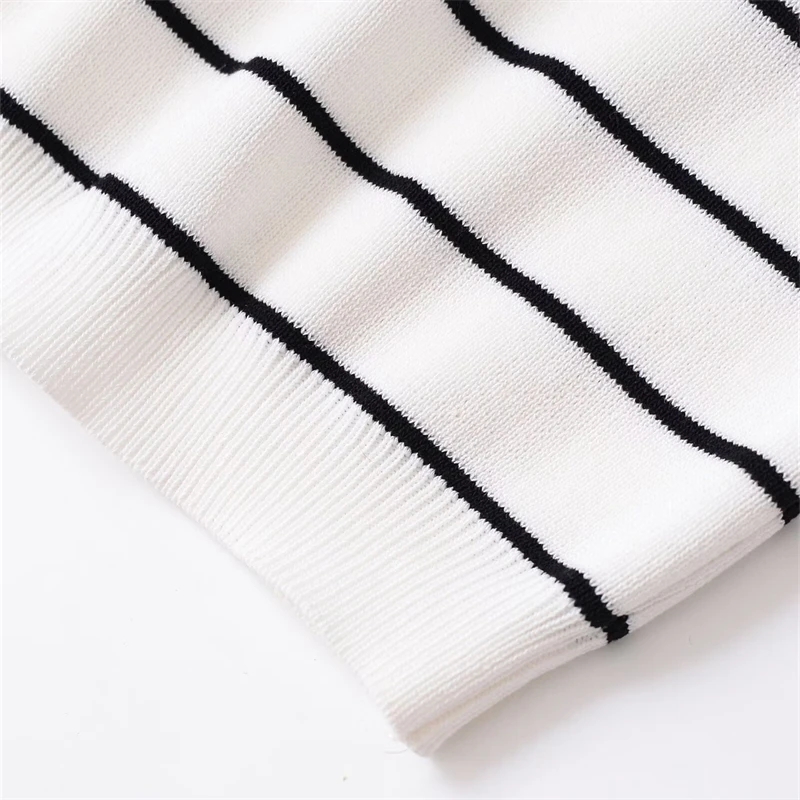 KEYANKETIAN Kerah Wanita Baru Musim Panas dengan Dekorasi Benang Terlihat, Sweter Rajutan Bergaris Lengan Pendek untuk Wanita