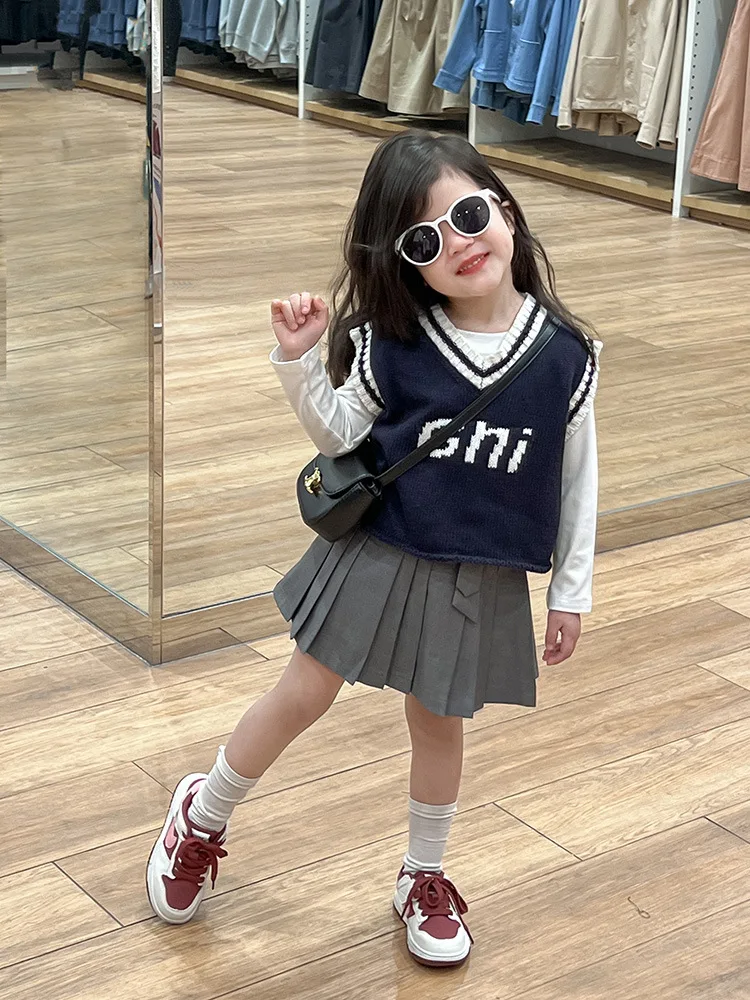 

Girls' College Style Knitted Vest2024New Children's Fashionable Letter Bottoming Shirt Fashionable Pleated Skirt-WS