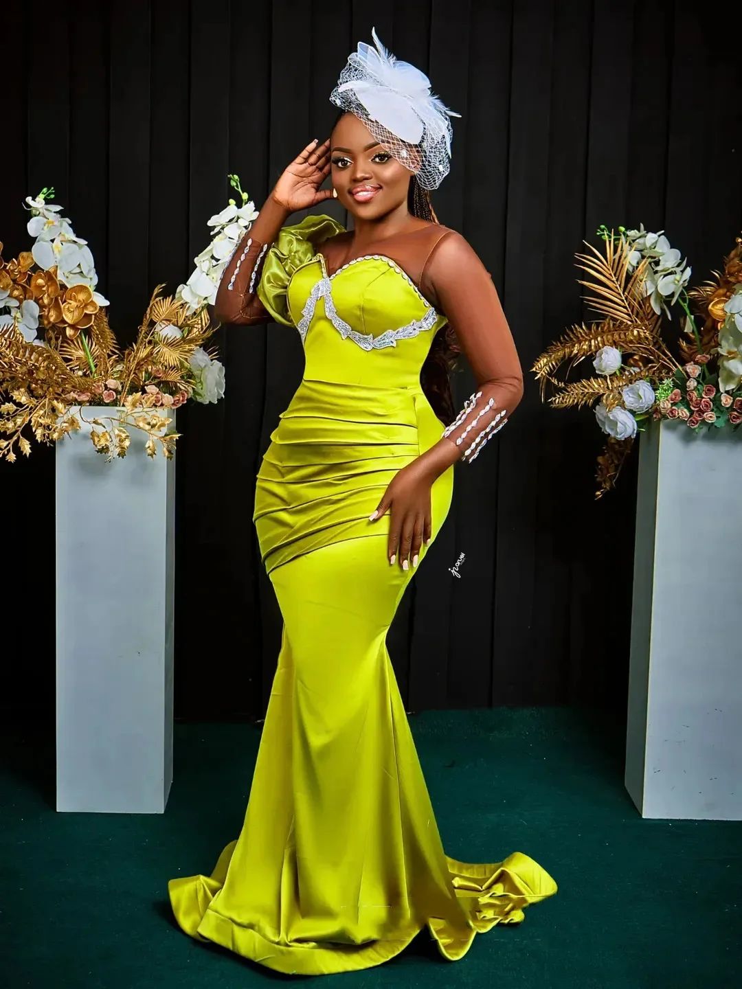 فساتين حفلة موسيقية حورية البحر الفلورسنت للنساء السود فستان سهرة بأكمام طويلة مزين بالزهور وأكمام طويلة مطرز