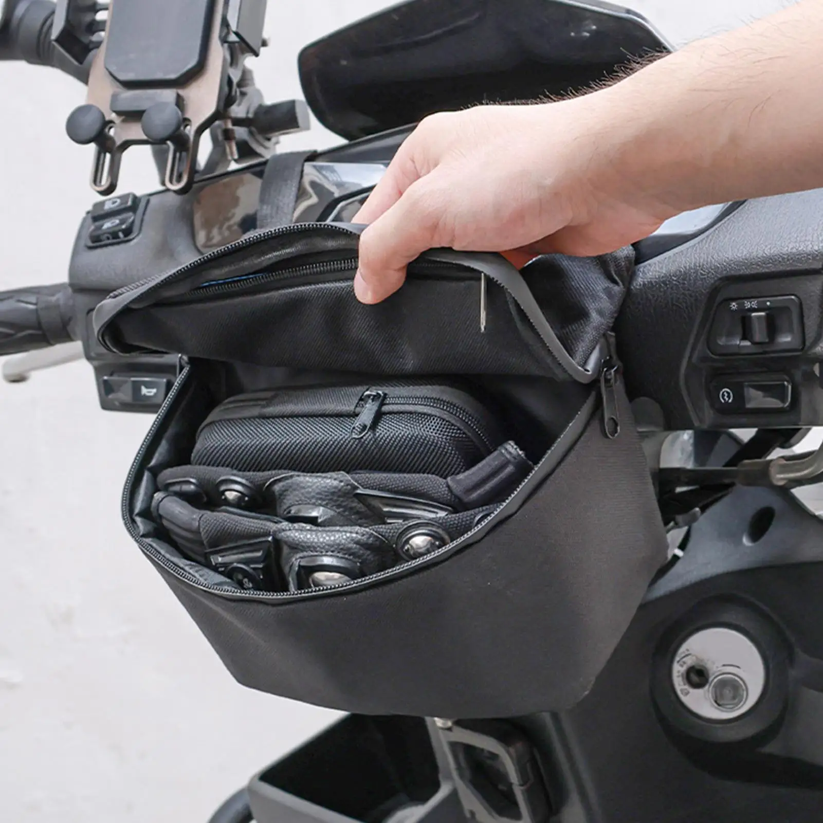 Motorcycle Tool Bag Waterproof Front Pouch Touchscreen Window Motorcycle Tool Pouch For Motorbike Scooter Key Wallet Phone