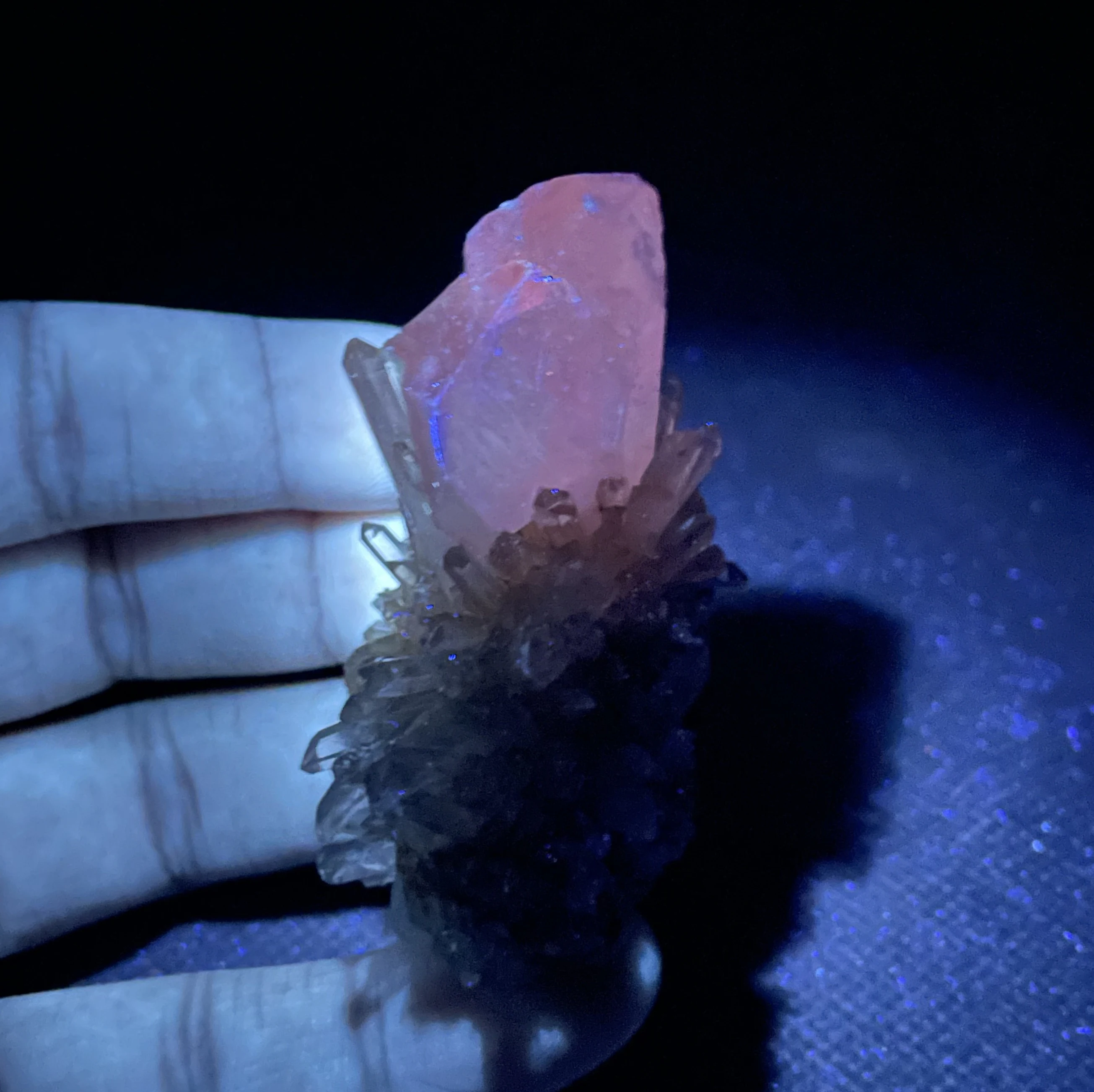 BEST! 100% Natural Myanmar Fluorescent calcite and white crystal Symbiotic mineral specimen Stones and crystals