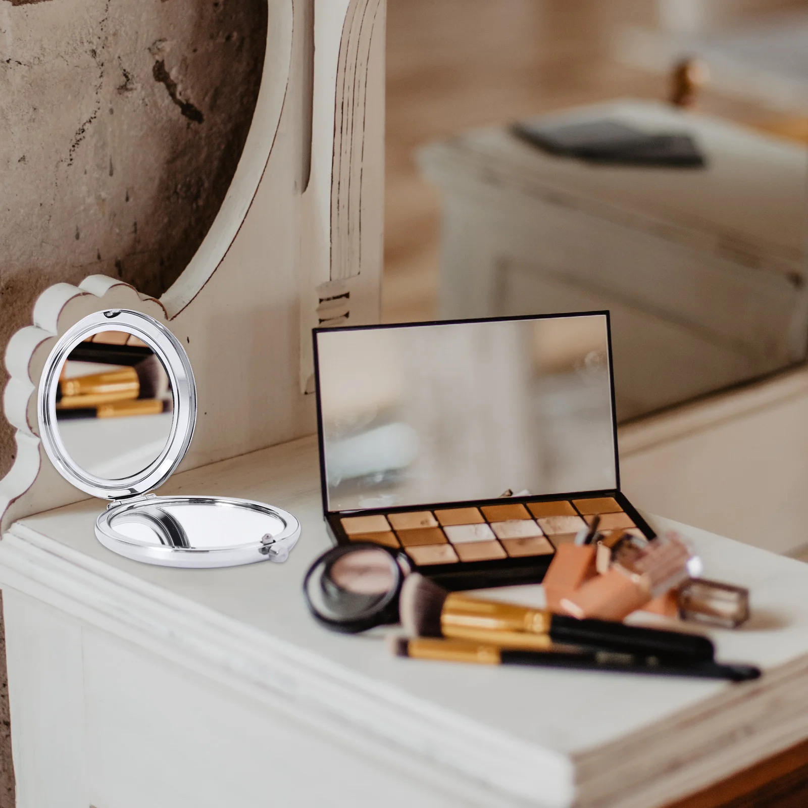 1 Stück kompakter Metallspiegel, kleine Größe, leicht, tragbar, Reise-Make-up-Spiegel, hochauflösende Oberfläche, einfache Verwendung