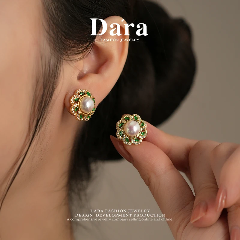 Freshwater pearl earrings 8-9mm, high-luster pearl studs, women's light luxury party accessories