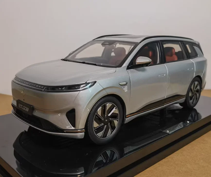 Nieuwe Dongfeng Yipai 008 automodel, nieuwe energie Eπ 1:18 schaalmodel van metaal, ornament, verjaardagscadeau