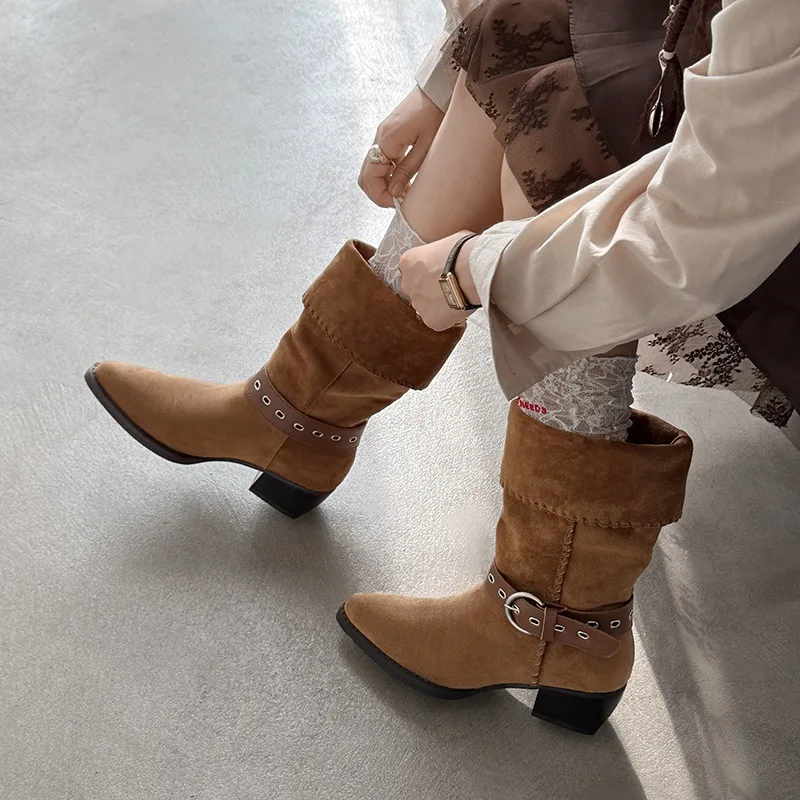 

Arden Furtado Brown Cow suede Belt buckle Short boots Pointed toe pull-on Middle heel Western boots Turned-over Edge boots