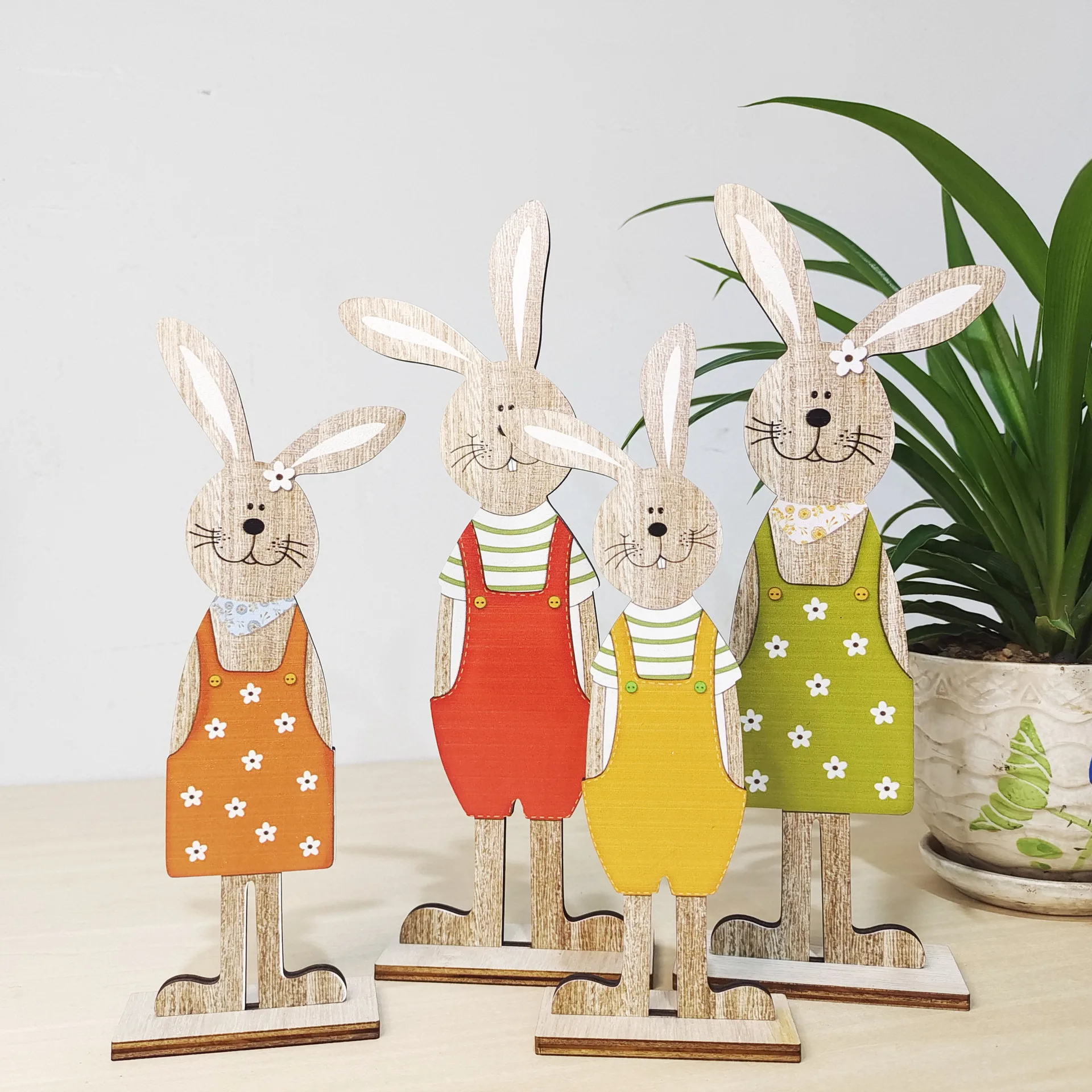 2PCS Easter Bunny Wooden Ornaments Cute Cartoon Rabbit Wooden Crafts for Easter Home Party Desktop Decoration