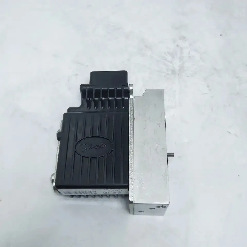 

2026 Hot SellingOriginal PVG120 Hydraulic Proportional Valve 157B4028 155G4284 155G 157B Flow Valve