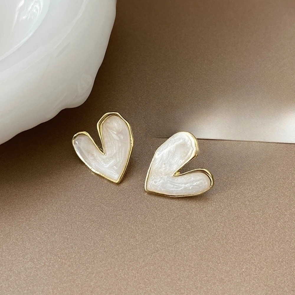 Exquisite Versatile Enamel Dual Butterfly Imitation Pearl Wrinkled U-shaped Ear Clip Stud Earrings for Women Couple Date Jewelry
