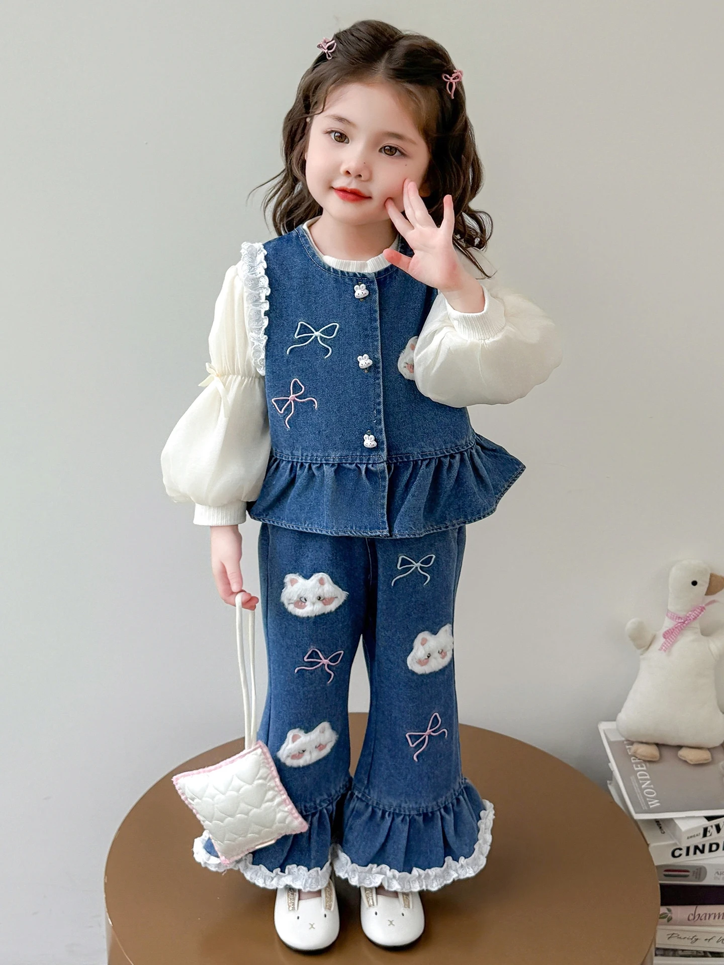 

Girls Spring Autumn Bubble Sve Base irt Vest Tee Piece Set 2025 New Children's Denim Flared Pants Faionable Outfit