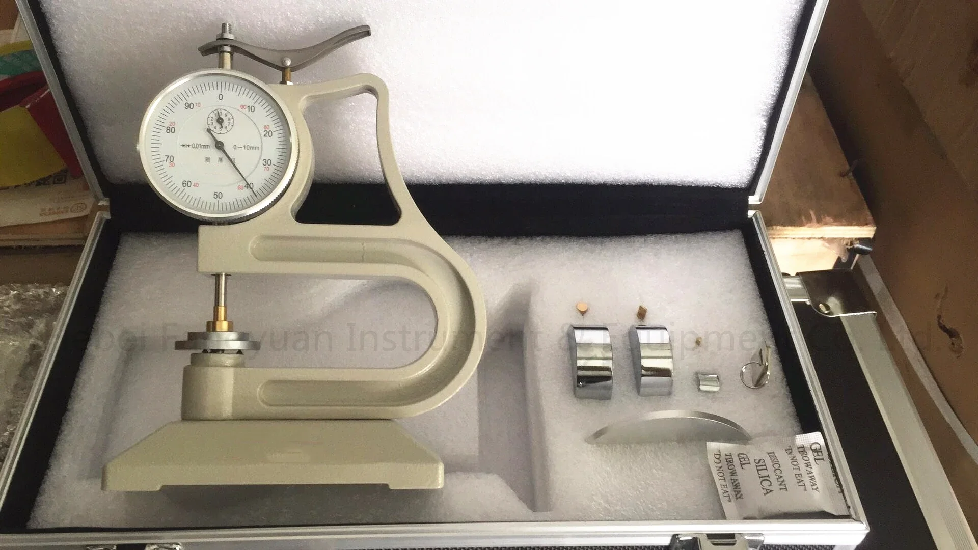 Thickness Gauge for Measuring Thickness of Vulcanized Rubber and Plastic Products