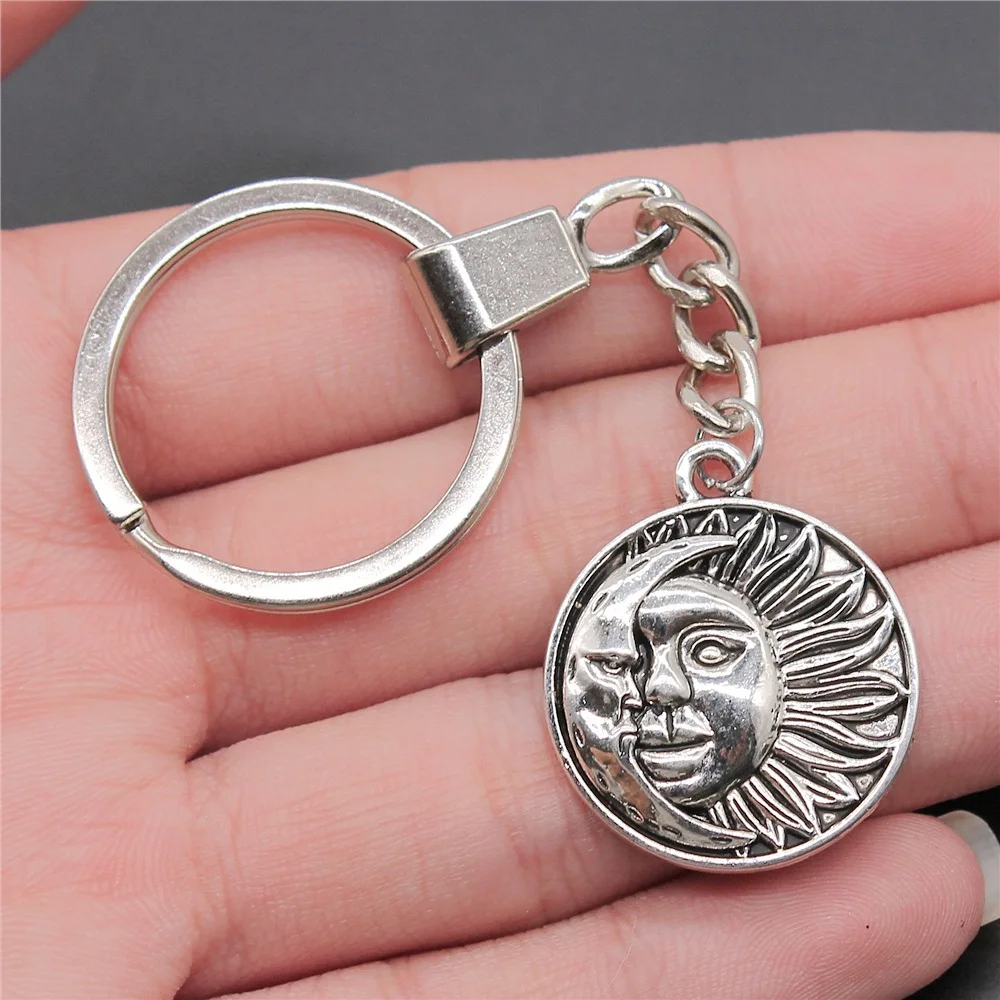 Souvenirs Gift Men Keychain Keyring 2 Colors 29x25mm Sun And Moon Pendant Keyring