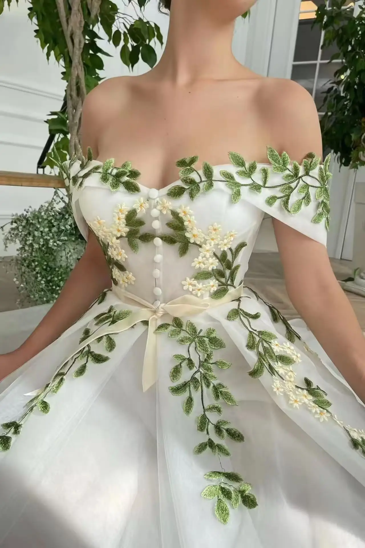 Customized Off Shoulder Leaf Embroidery Button Wedding Dress A-line Ankle-length vestidos de novia Zip Back After Party Dresses