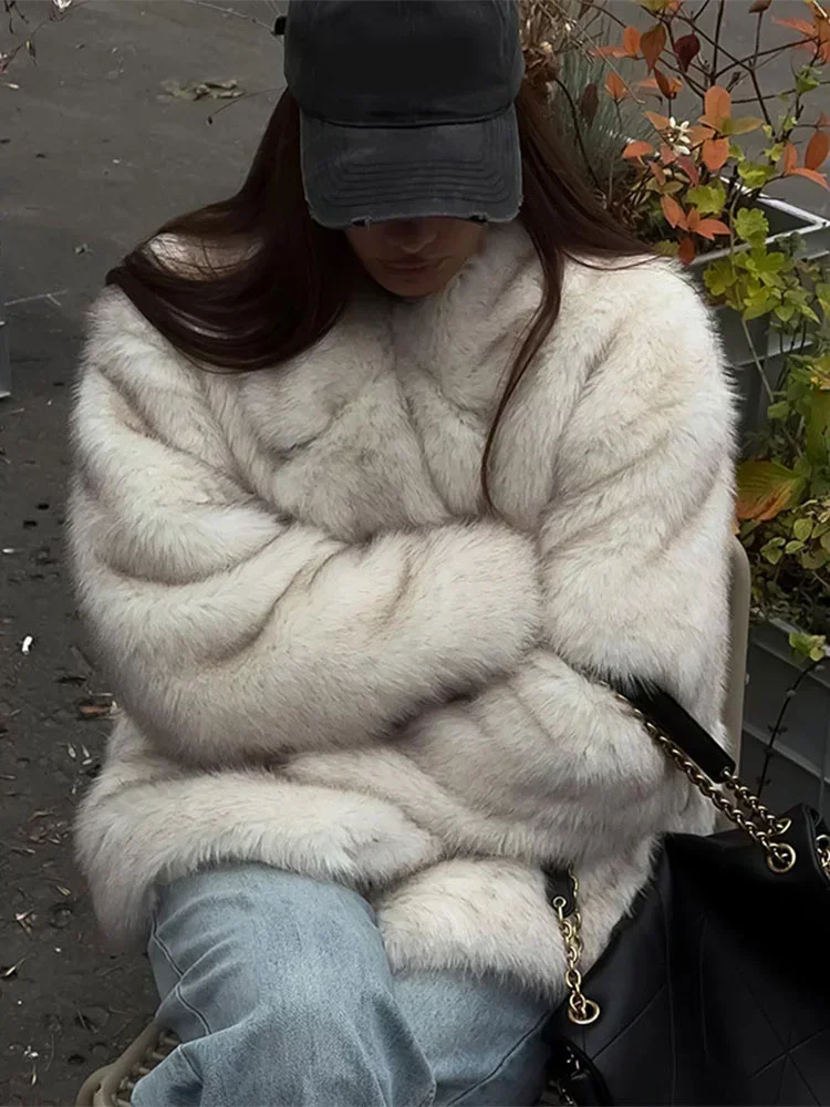 2024 Winter Hot Fashion Girls Oversized Gradient Fur Coat Women Thick Warm Outerwear Fluffy Faux Fox Fur Jacket