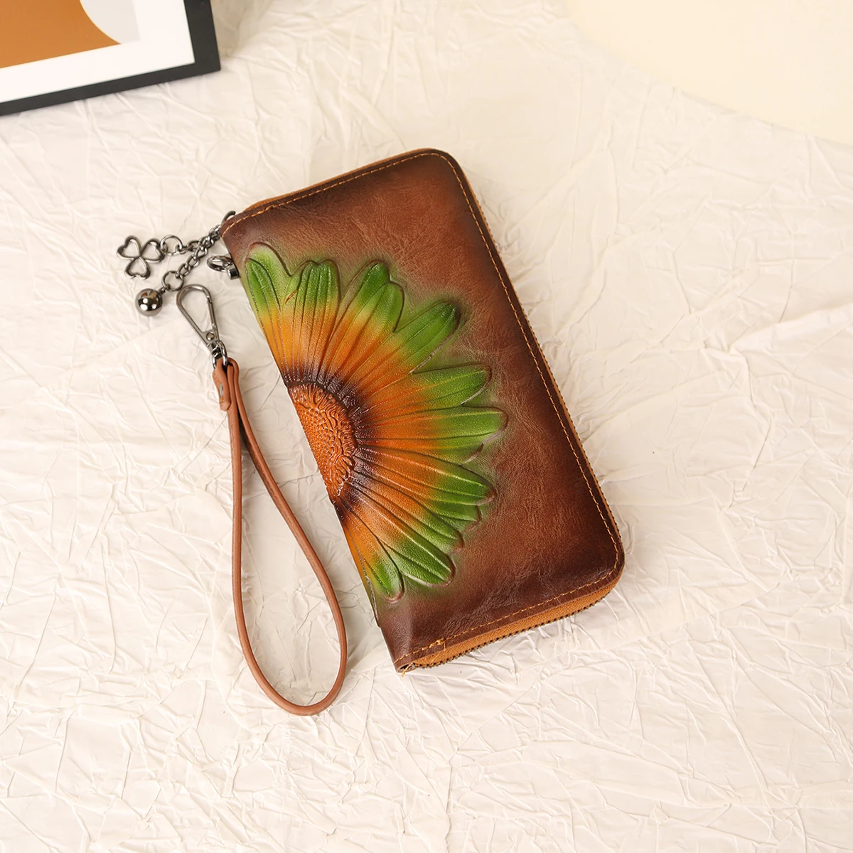 2025 nowa torebka damska zamek długi portfel Retro tłoczony ręcznie malowany natryskowo portfel rzemieślniczy moda damska