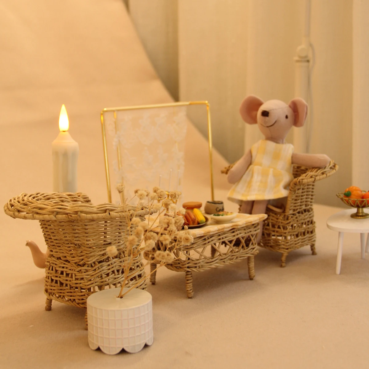 Miniature Simulation Furniture 1:12 Rattan Table and Chairs Suitable for Miniature House Decoration