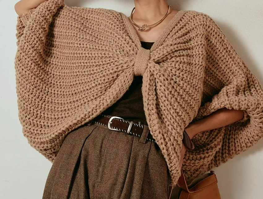 Autumn and Winter New Bat-shaped Knitted Loose Cloak Top Fashionable Pullover Top