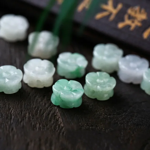 5PC naturalny Jade szmaragdowy kwiat śliwy koralik 10mm akcesoria DIY bransoletka urok biżuteria moda ręcznie rzeźbione szczęście prezenty Amulet