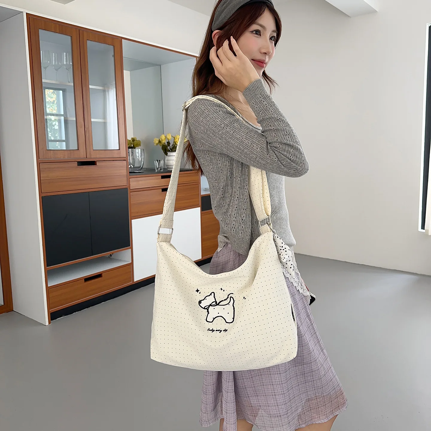 Japanese ins wind cute puppy shoulder bag female large-capacity student class commute tote bag leisure travel bag