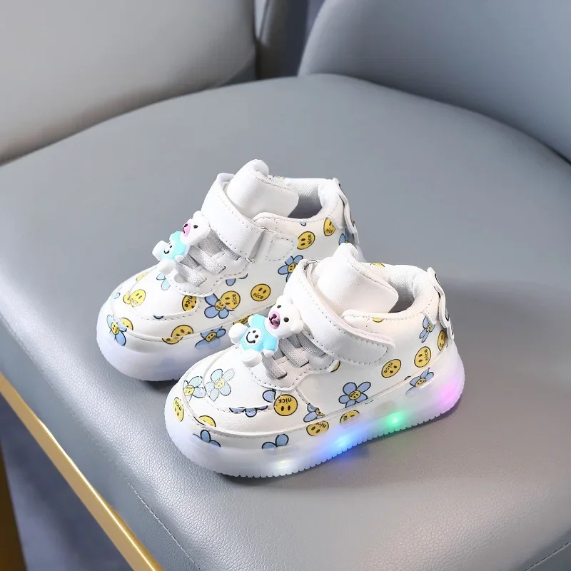 Children's Shining Light Sneakers Little Kids Glowing Light Sneakers Baby Toddler Luminous Shoes Children's Light-up Board Shoes