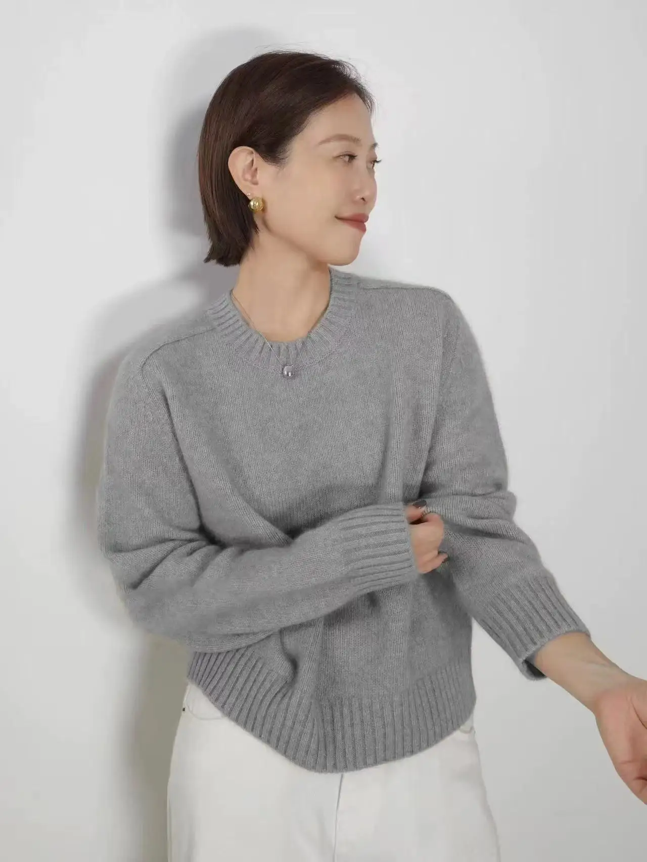 

Woolen sweater women's knitted long sleeved loose cashmere sweater, solid color thick, versatile, comfortable and skin friendly