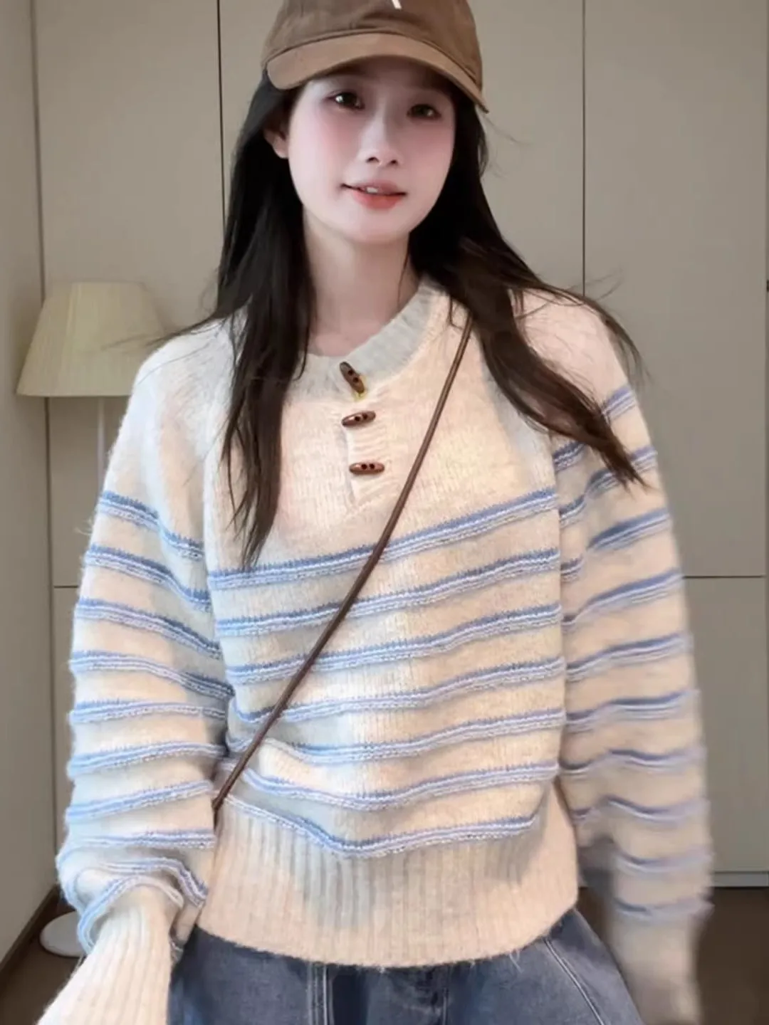 

Retro Lazy Sle round Ne Knitted Sweater Women's Autumn Winter Color Blo Striped f Open Collar Light Beige Sweater