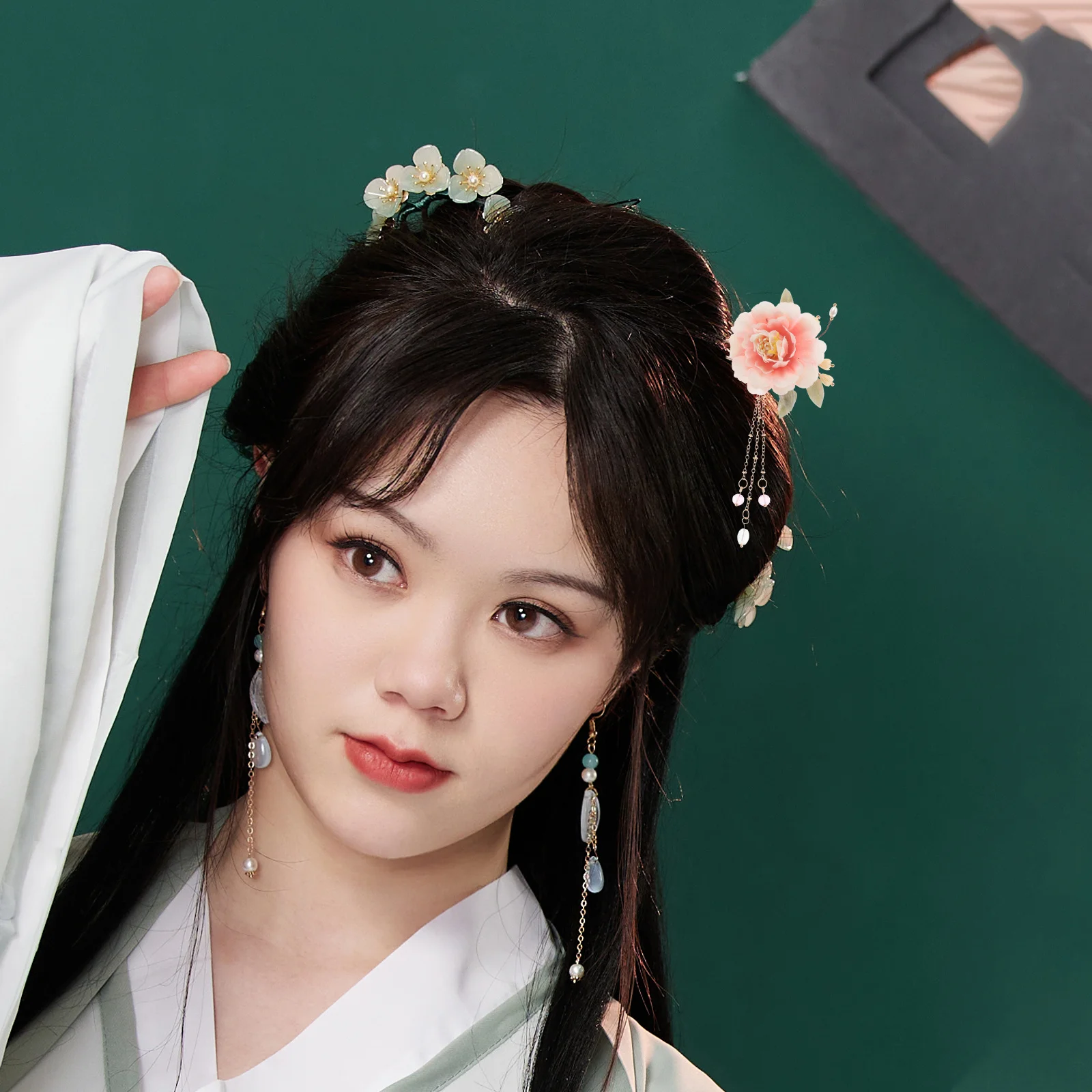 2Pcs Traditional Chinese Hairpin with Tassels Artificial Flowers for Cultural Showcases and Festivals Chinese Hair Pin