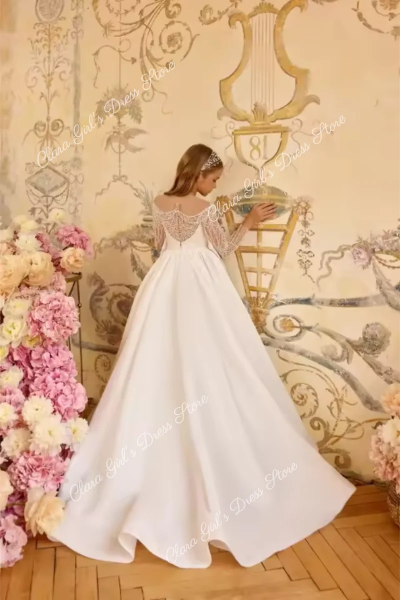 فساتين فتاة الزهور البيضاء لحفلات الزفاف مطرز مع الأقواس الكرة ثوب الطابق طول طفلة عيد ميلاد الكرة أثواب مخصصة