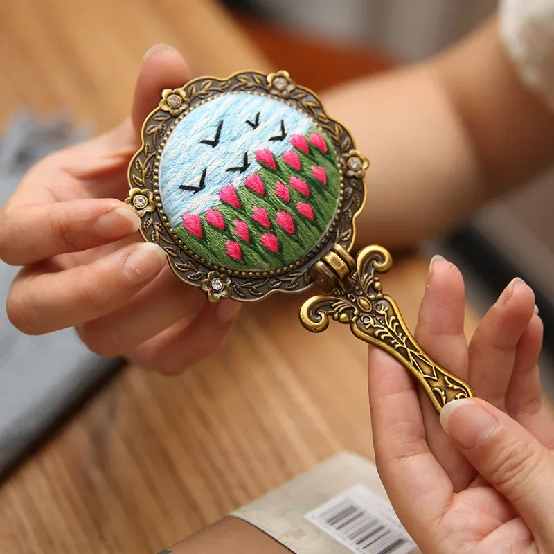 Vintage Embroidered Handheld Mirror 14.5-7.5CM Portable Compact Makeup Mirror for Women Purse &Travel Elegant Flower Design
