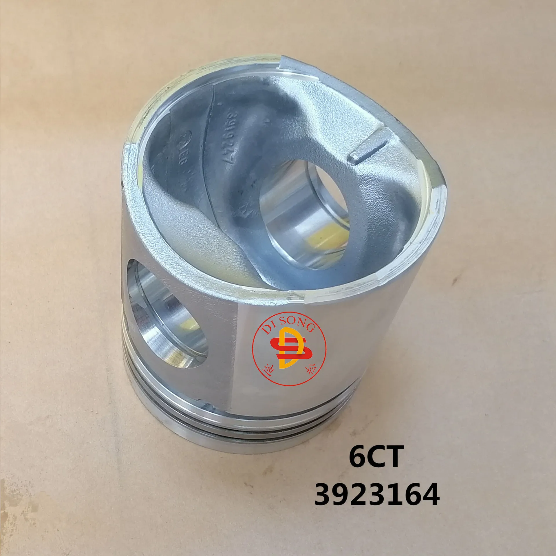 

Cummins engine parts spot supply 6CT8.3 piston 3923164