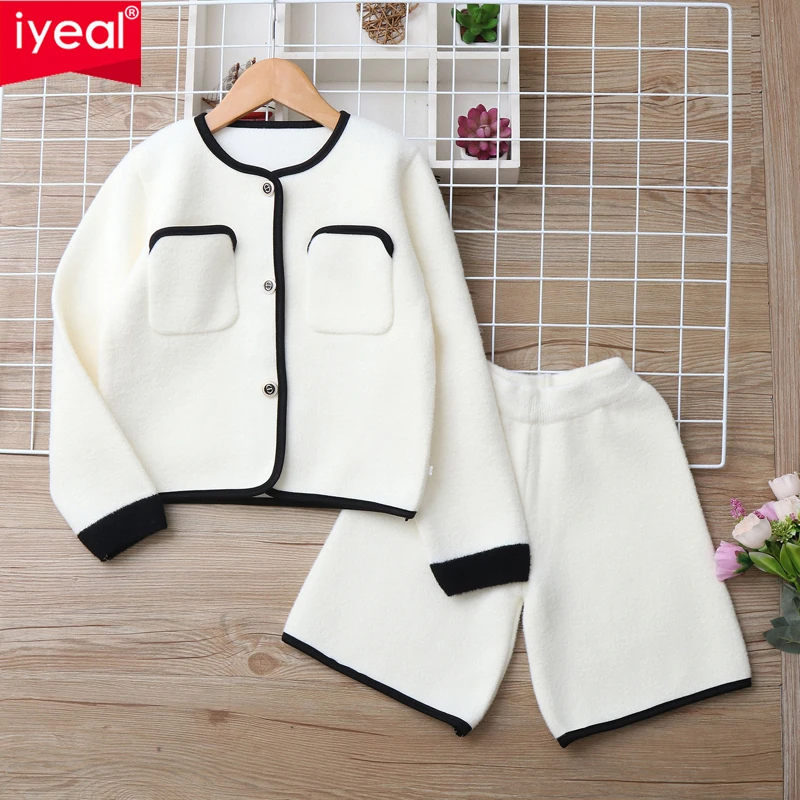 

IYEAL Girls' 2025 Autumn/Winter New Korean Velvet Knitted Sweater Set, Girls' Fashion Coat+Shorts Two Piece Set