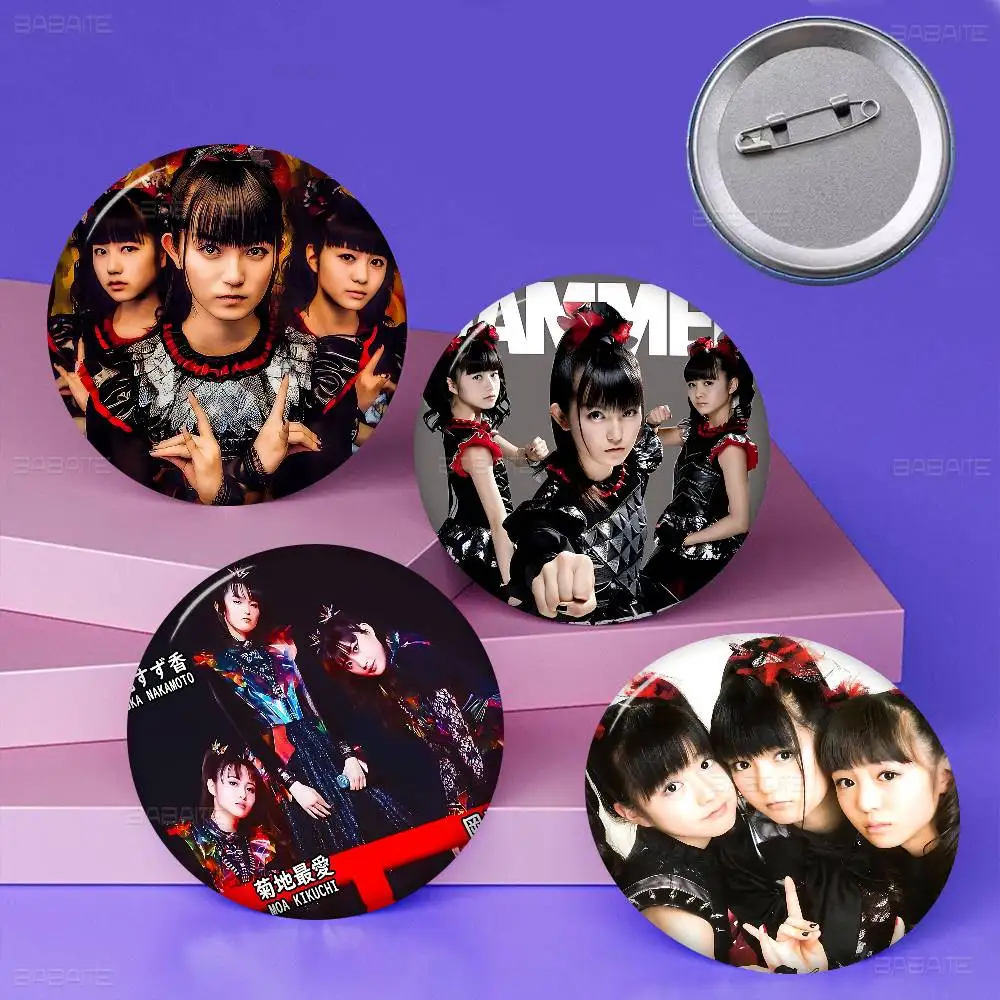 Japanische Band B-BABYMETAL Soft Button Pin, runder Metall-Anstecker, Reversnadel, Geschenk für Freunde, Kinder, Schmuck