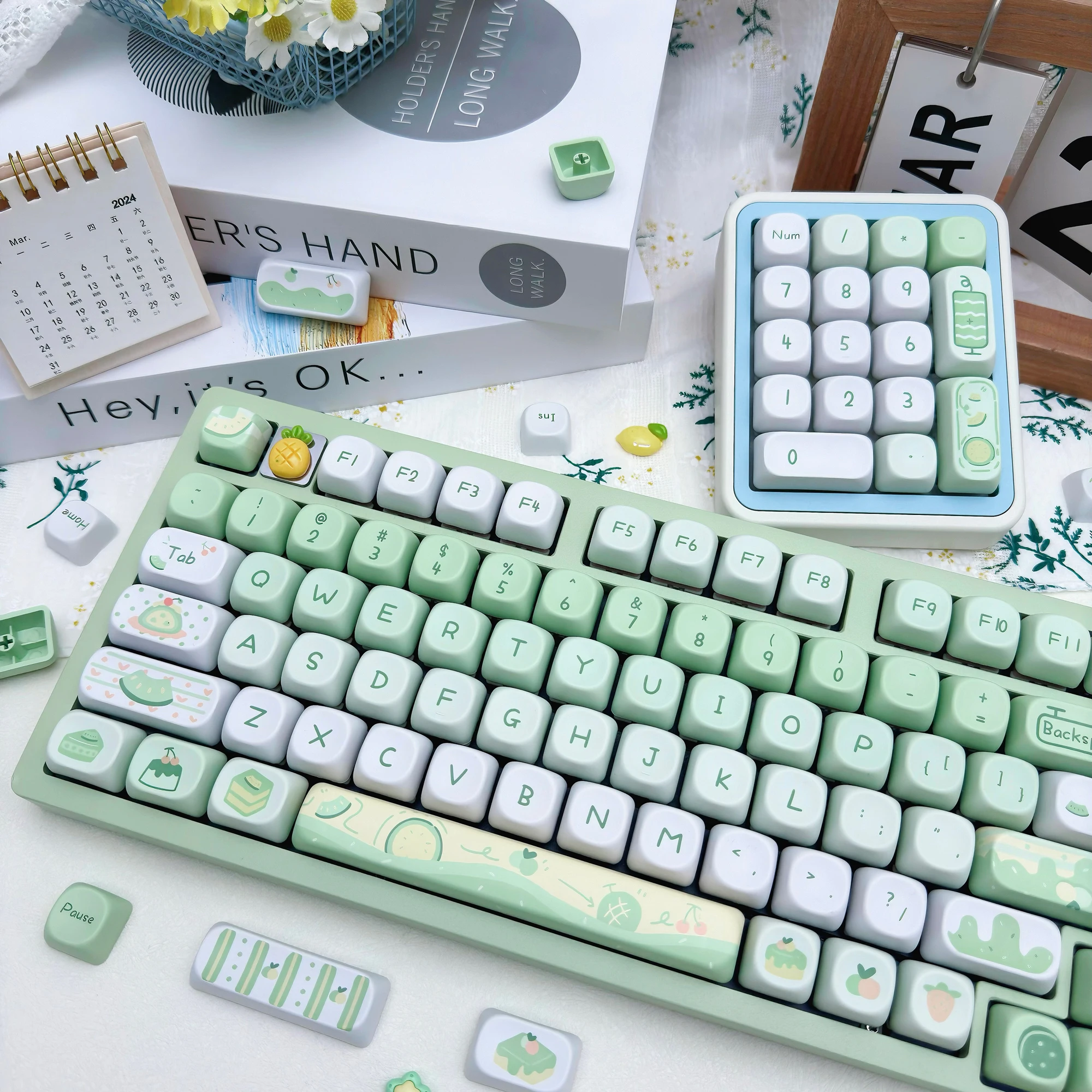 

Honeydew Melon Ice Cream 114 Keys Summer Theme Keycap PBT Sublimation MOA Cute Small Fresh Green Keycaps for Mechanical Keyboard