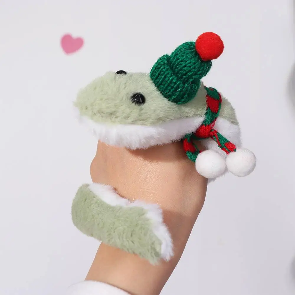 أفخم سنة الأفعى ألعاب من نسيج مخملي التفاف حول الذراع الأفعى الصغيرة الأفعى محشوة أفخم دمية الراحة لطيف الأخضر الأفعى دمية على شكل حيوان