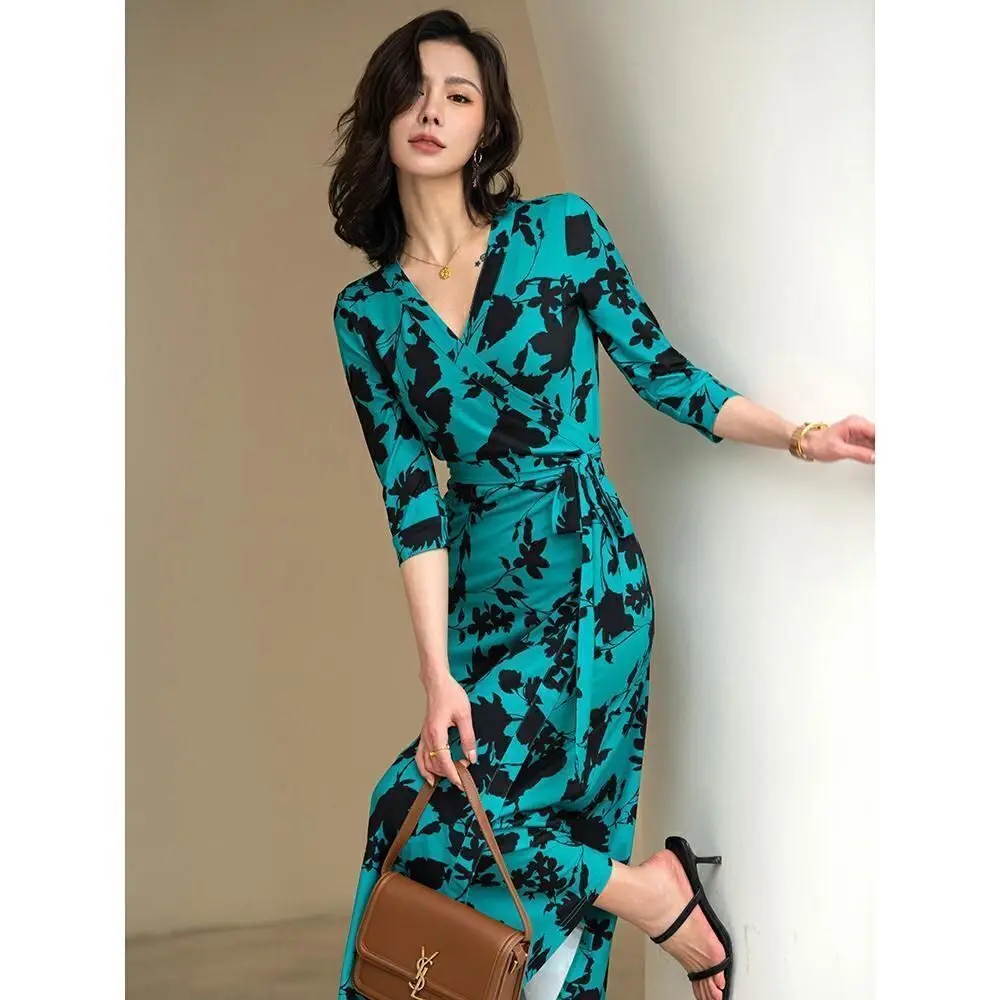 IU Wrap Dress Spring and Summer New Style Slim Fit and Slimming Covering Flesh Beach Vacation Floral Dress Women's Long Style